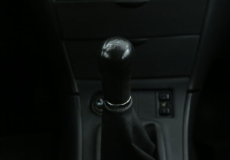 Подержанный автомобиль Toyota Corolla Sedan 2006 года (15 фото)