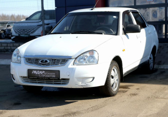 Подержанный автомобиль LADA (ВАЗ) Priora Sedan 2013 года (3 фото)