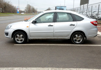 Подержанный автомобиль LADA (ВАЗ) Granta Liftback 2016 года (8 фото)