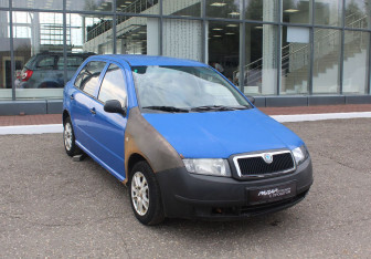 Подержанный автомобиль Skoda Fabia Hatchback 2003 года (1 фото)