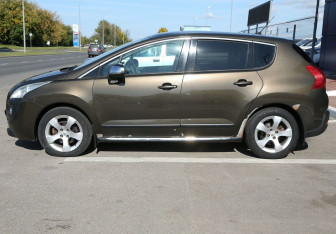 Подержанный автомобиль Peugeot 3008 2011 года (8 фото)