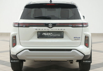 Подержанный автомобиль Suzuki Grand Vitara 2023 года (3 фото)