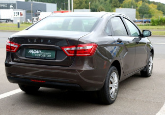 Подержанный автомобиль LADA (ВАЗ) Vesta Sedan 2018 года (6 фото)