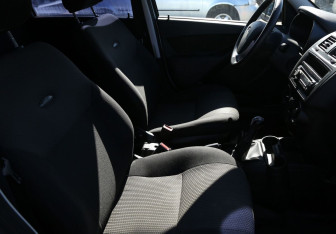 Подержанный автомобиль LADA (ВАЗ) Kalina Hatchback 2013 года (10 фото)