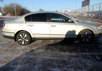 Подержанный автомобиль Volkswagen Passat Sedan 2009 года (7 фото)
