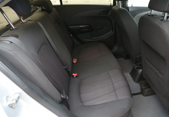 Подержанный автомобиль Chevrolet Aveo Sedan 2013 года (11 фото)