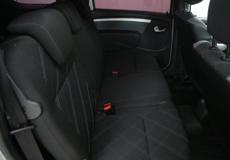 Подержанный автомобиль LADA (ВАЗ) Largus Wagon 2018 года (11 фото)