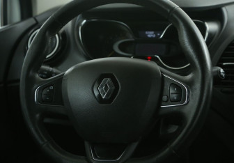 Подержанный автомобиль Renault Kaptur 2016 года (16 фото)