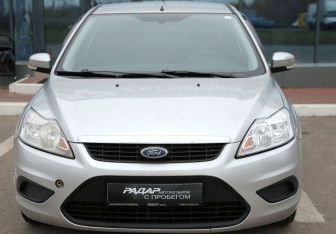 Подержанный автомобиль Ford Focus Sedan 2011 года (2 фото)