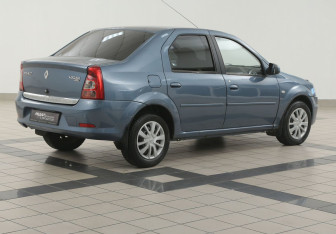 Подержанный автомобиль Renault Logan Sedan 2012 года (4 фото)
