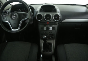 Подержанный автомобиль Opel Antara 2011 года (12 фото)