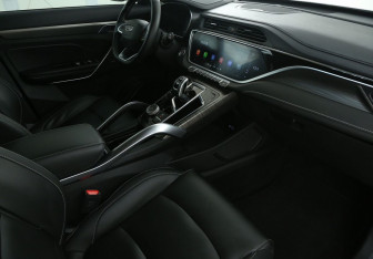 Подержанный автомобиль Geely Atlas Pro 2024 года (9 фото)
