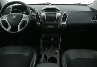Подержанный автомобиль Hyundai ix35 2013 года (12 фото)