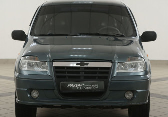 Подержанный автомобиль Chevrolet Niva 2008 года (6 фото)