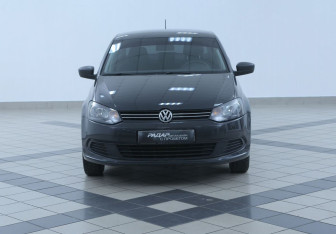 Подержанный автомобиль Volkswagen Polo Sedan 2015 года (2 фото)