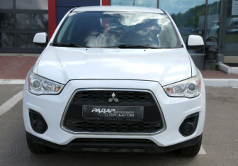 Подержанный автомобиль Mitsubishi ASX 2013 года (2 фото)