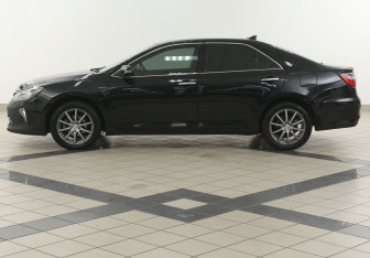 Подержанный автомобиль Toyota Camry Sedan 2017 года (7 фото)