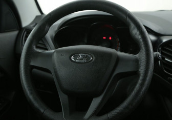 Подержанный автомобиль LADA (ВАЗ) Vesta Sedan 2018 года (16 фото)