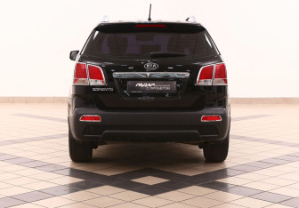 Подержанный автомобиль Kia Sorento 2012 года (5 фото)