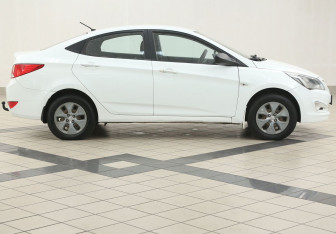 Подержанный автомобиль Hyundai Solaris Sedan 2014 года (5 фото)