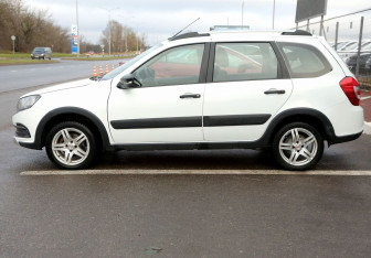 Подержанный автомобиль LADA (ВАЗ) Granta Wagon 2019 года (8 фото)