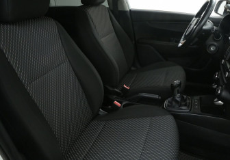 Подержанный автомобиль Kia Rio Sedan 2017 года (10 фото)