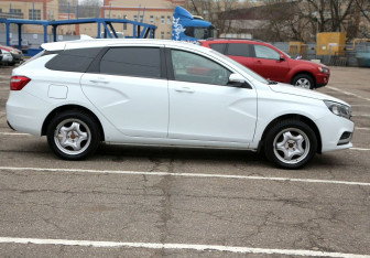 Подержанный автомобиль LADA (ВАЗ) Vesta Wagon 2019 года (7 фото)