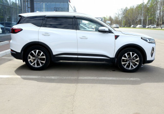 Подержанный автомобиль Chery Tiggo 7 Pro Max 2023 года (7 фото)