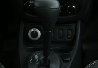 Подержанный автомобиль Renault Duster 2016 года (15 фото)