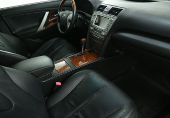 Подержанный автомобиль Toyota Camry Sedan 2009 года (9 фото)