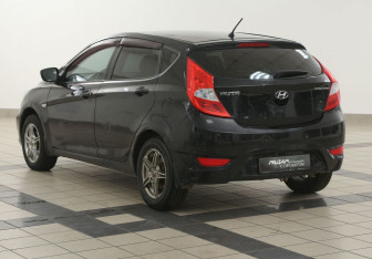 Подержанный автомобиль Hyundai Solaris Hatchback 2011 года (2 фото)