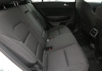 Подержанный автомобиль Kia Sportage 2016 года (11 фото)