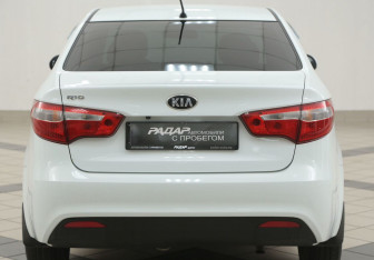 Подержанный автомобиль Kia Rio Sedan 2013 года (3 фото)