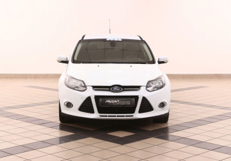 Подержанный автомобиль Ford Focus Hatchback 2012 года (3 фото)