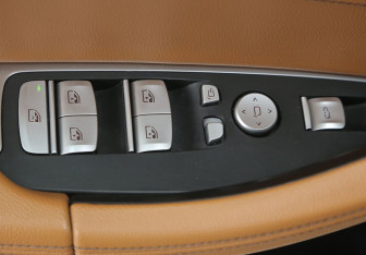 Подержанный автомобиль BMW X3 2018 года (19 фото)