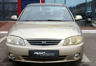 Подержанный автомобиль Kia Spectra Sedan 2009 года (2 фото)