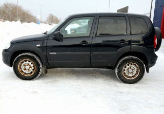 Подержанный автомобиль Chevrolet Niva 2017 года (8 фото)