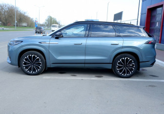 Подержанный автомобиль Jaecoo J8 2024 года (8 фото)