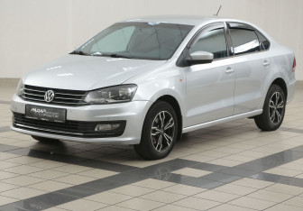 Подержанный автомобиль Volkswagen Polo Sedan 2017 года (8 фото)