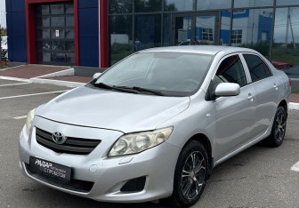 Подержанный автомобиль Toyota Corolla Sedan 2008 года (3 фото)