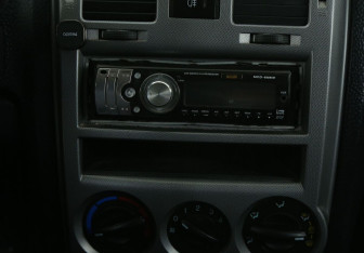 Подержанный автомобиль Hyundai Getz 2005 года (13 фото)