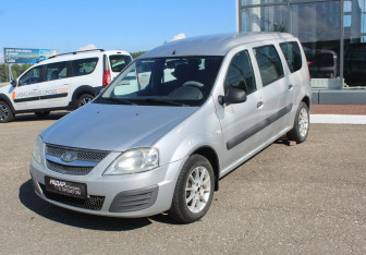 Подержанный автомобиль LADA (ВАЗ) Largus Wagon 2012 года (3 фото)