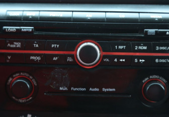 Подержанный автомобиль Mazda 3 Sedan 2006 года (15 фото)