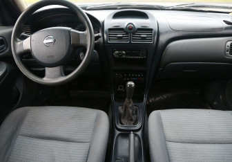 Подержанный автомобиль Nissan Almera Classic 2007 года (12 фото)