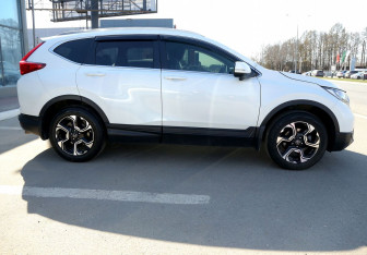 Подержанный автомобиль Honda CR-V 2017 года (7 фото)