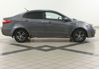Подержанный автомобиль Kia Rio Sedan 2012 года (5 фото)