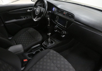 Подержанный автомобиль Kia Rio Sedan 2017 года (6 фото)