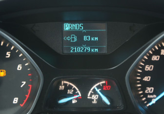 Подержанный автомобиль Ford Kuga 2014 года (19 фото)