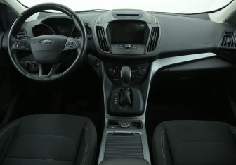 Подержанный автомобиль Ford Kuga 2018 года (12 фото)