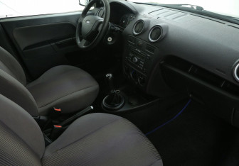 Подержанный автомобиль Ford Fusion 2008 года (9 фото)